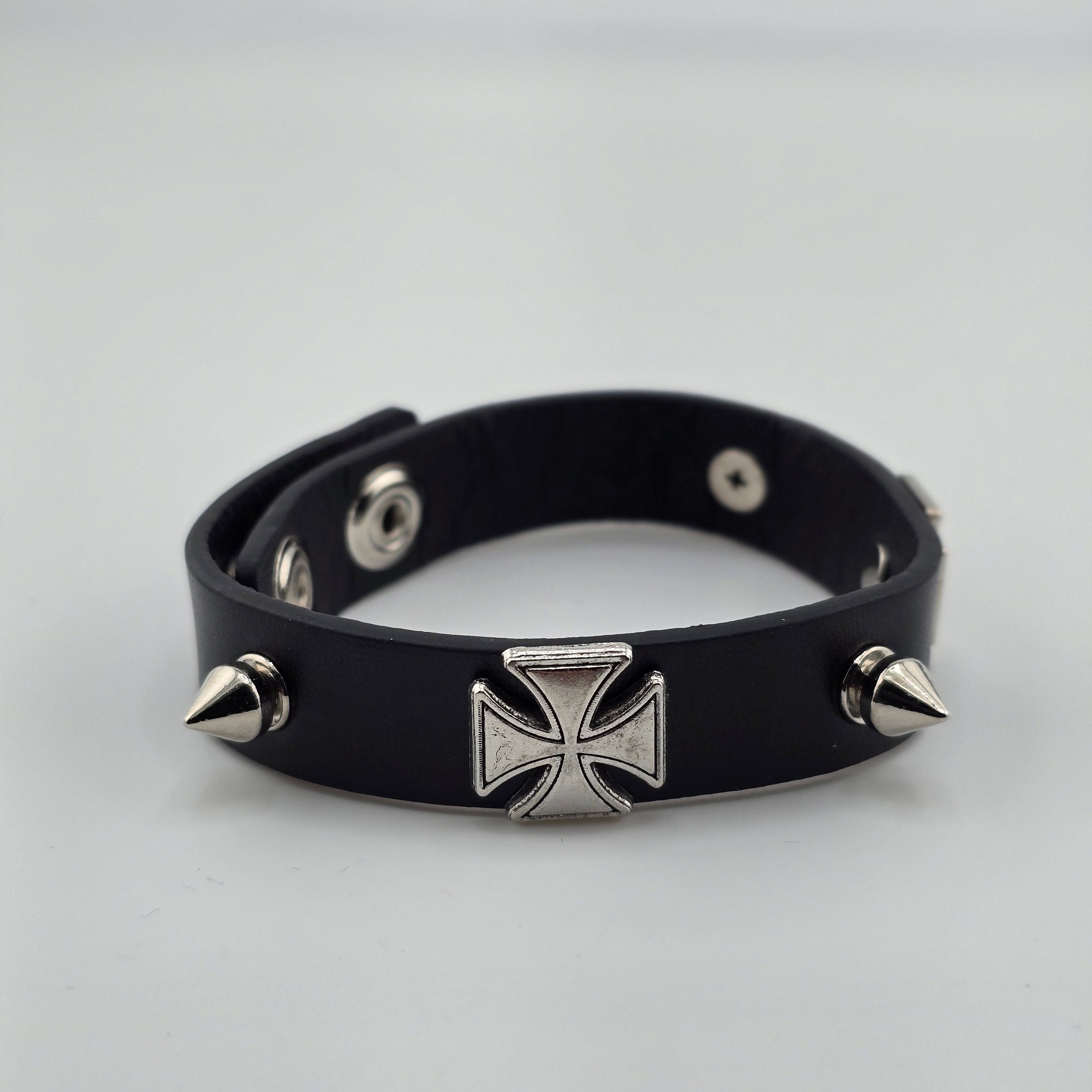 BR-Blk Lthr Crosses and Spikes