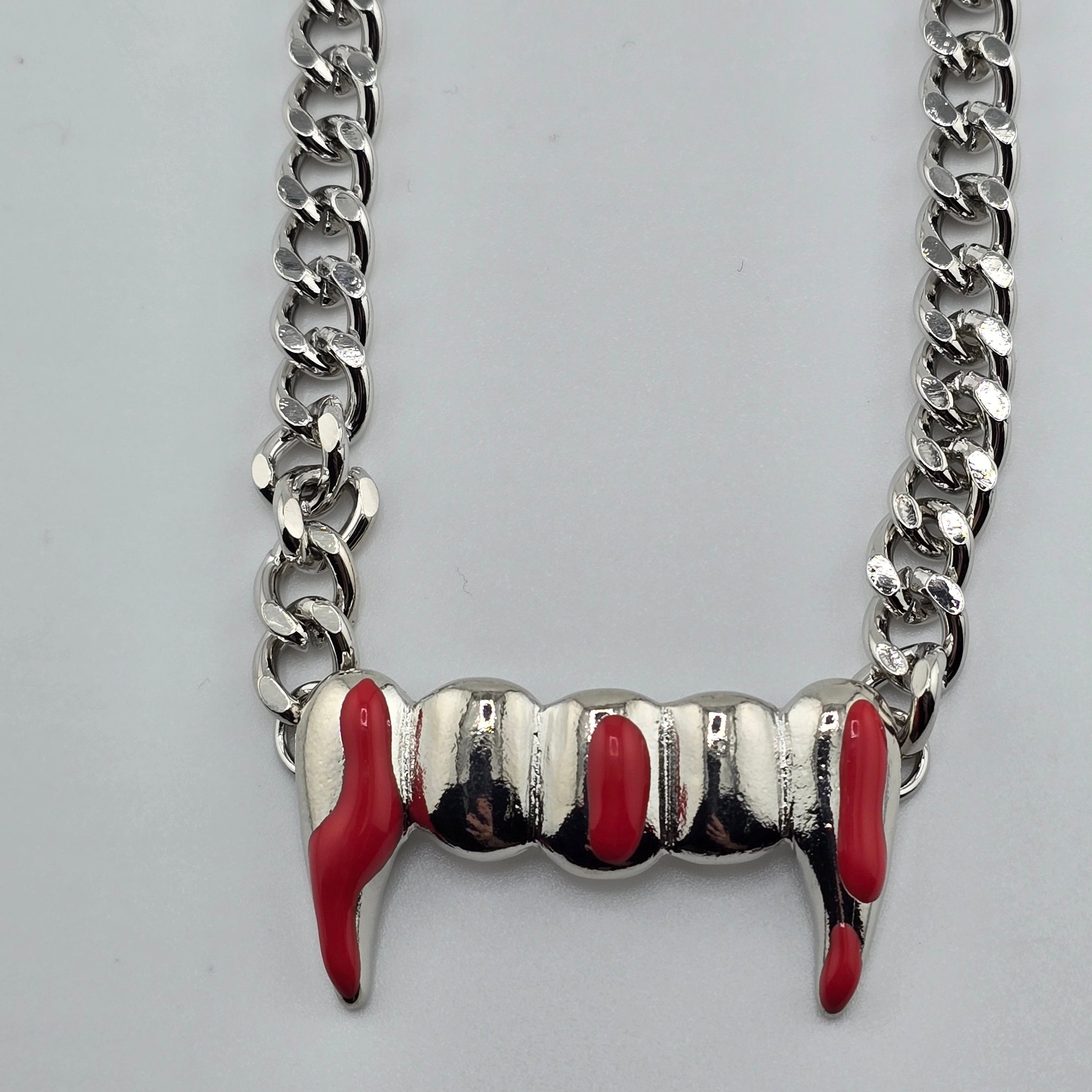 NK-Bloody Fang Choker