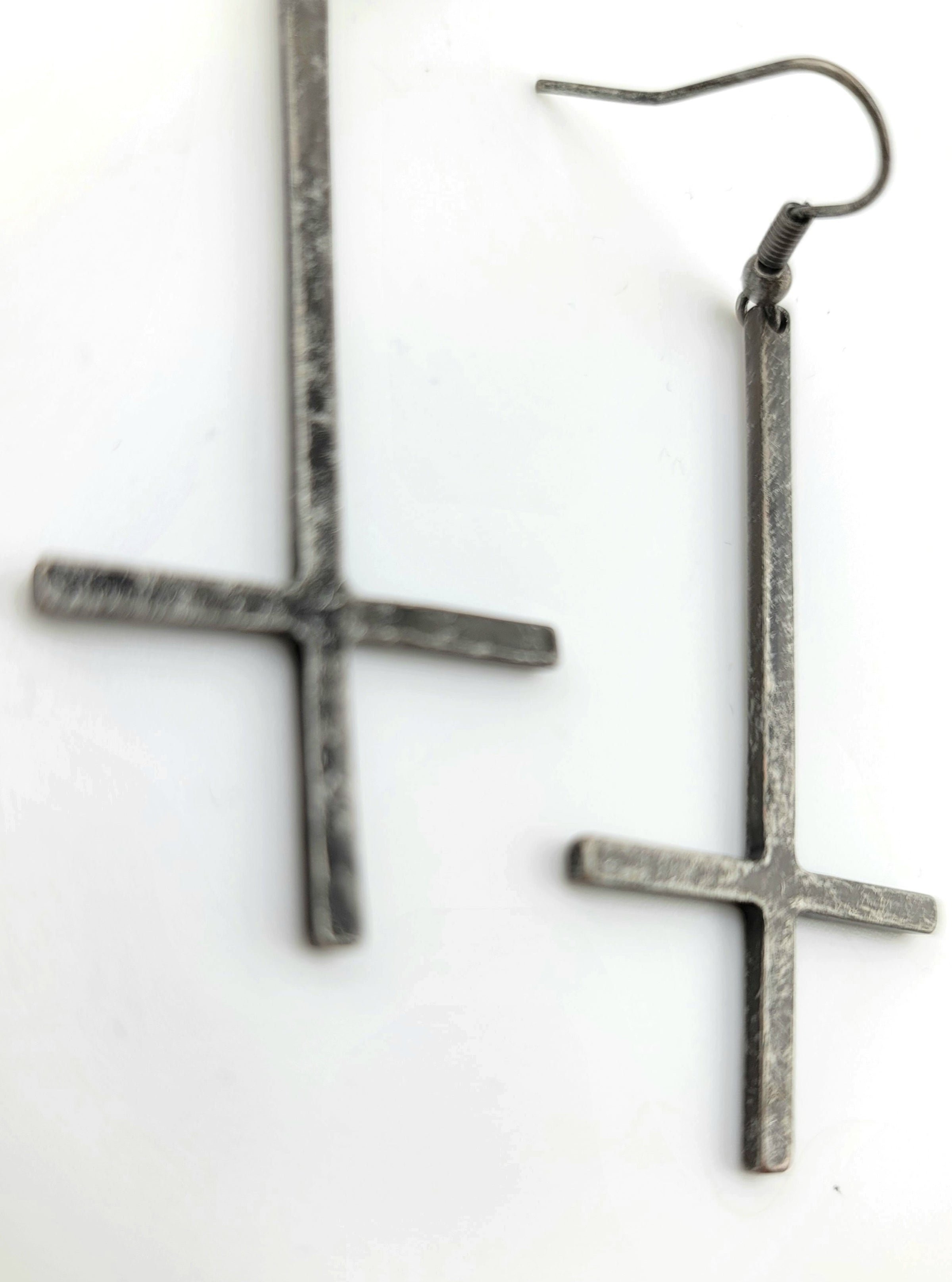 ER-Inverted Cross Dangle