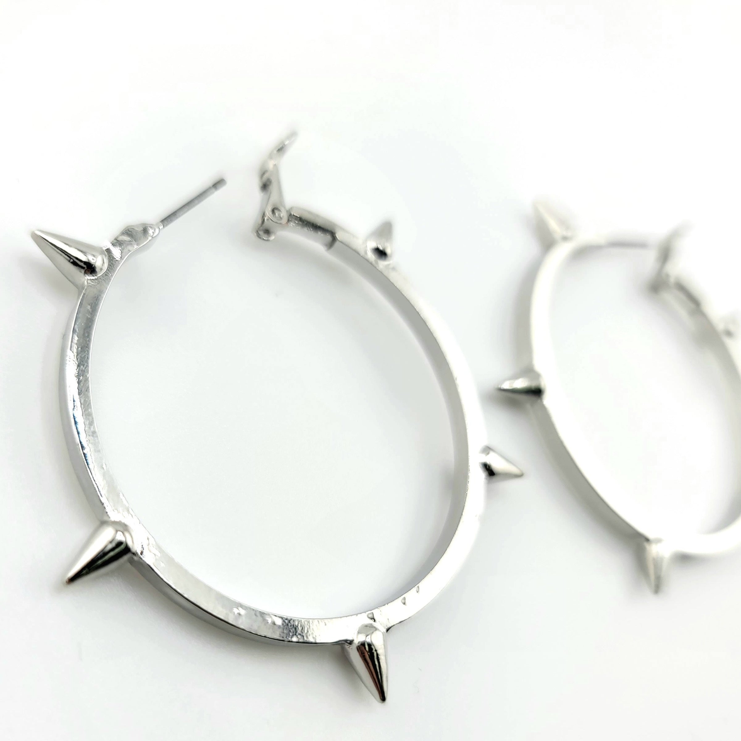 ER-Silver Spikes Hoops