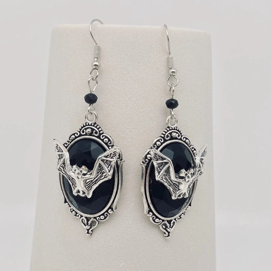 ER-Gothic Bat Pendant-Black