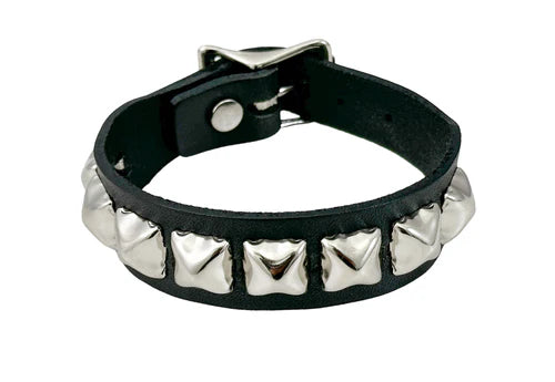 BR 1 row pyramid stud Buckle