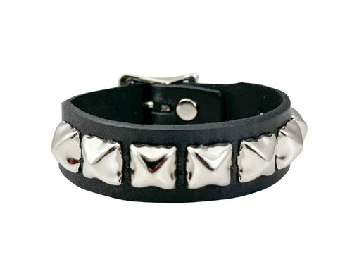 BR 1 row pyramid stud Buckle