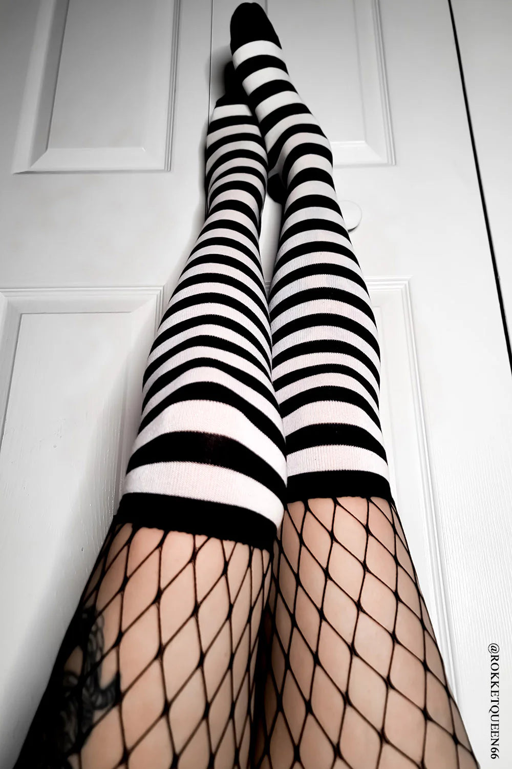Fishnet Garter Thigh Hi Blk/Wht