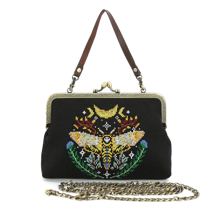 Skullhead Moth Kisslock Blk