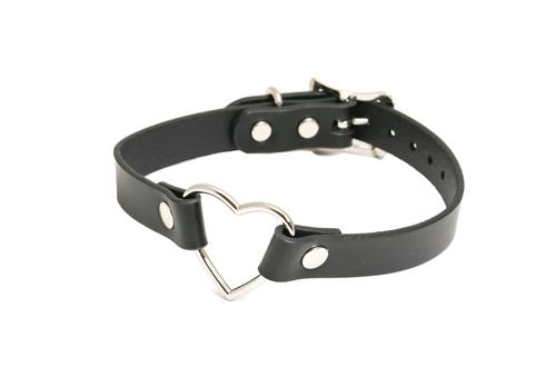 Middle Heart Ring Choker