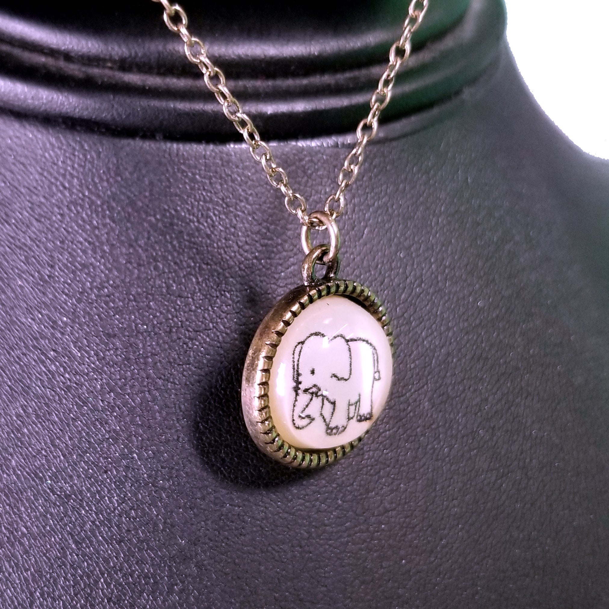 Elephant Round Necklace