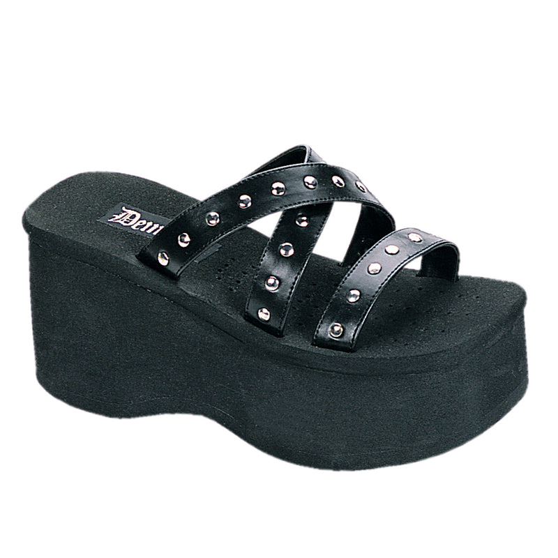 Funn-19 Platform Sandal w/Rivet