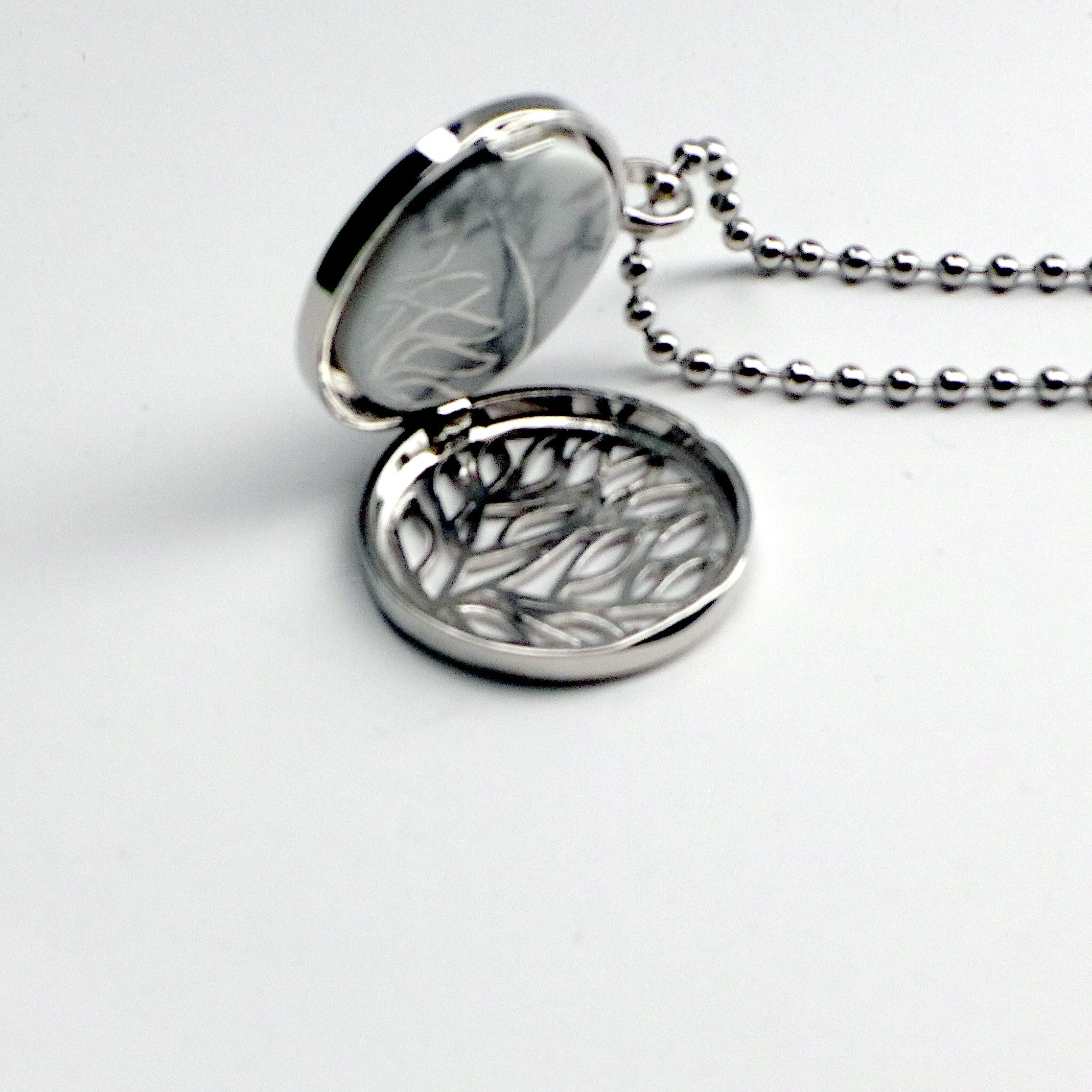 Pentagram Diffuser Necklace