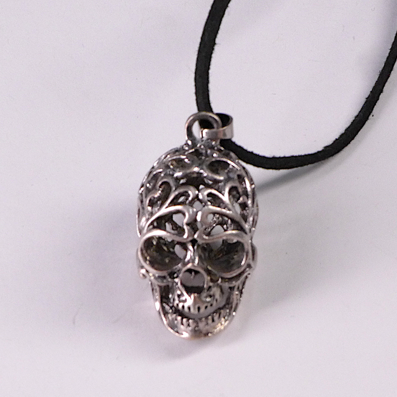 Skull 3-D Filgree Necklace